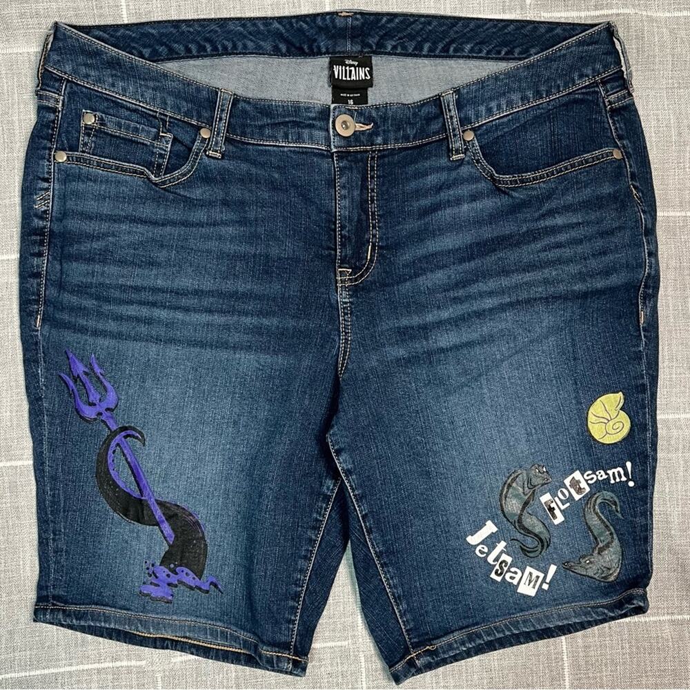 Torrid‎ 16 Bermuda Boyfriend Short Disney Villains Ursula Black Flotsam Jetsam
